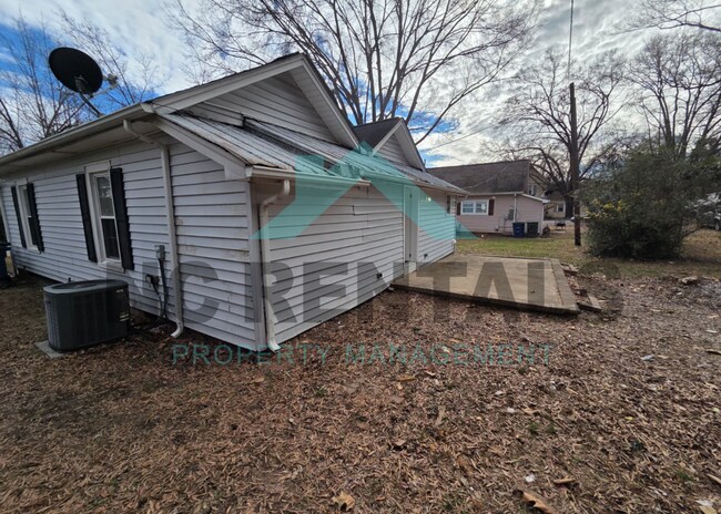 Building Photo - 204 N 6th Ave