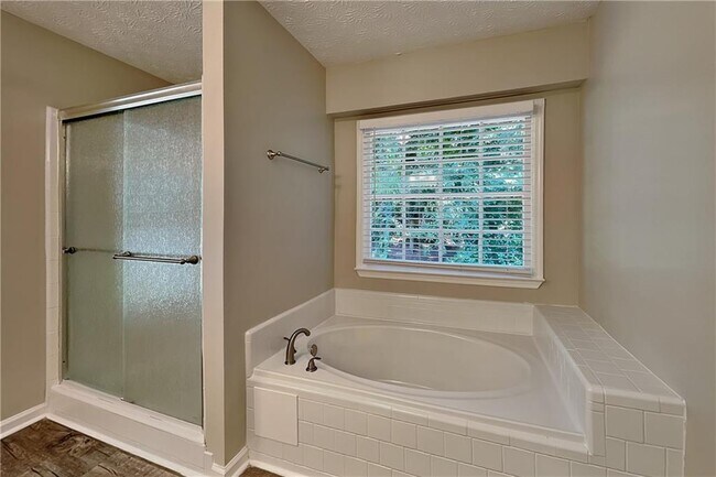 Building Photo - 10035 Feather Sound Ct