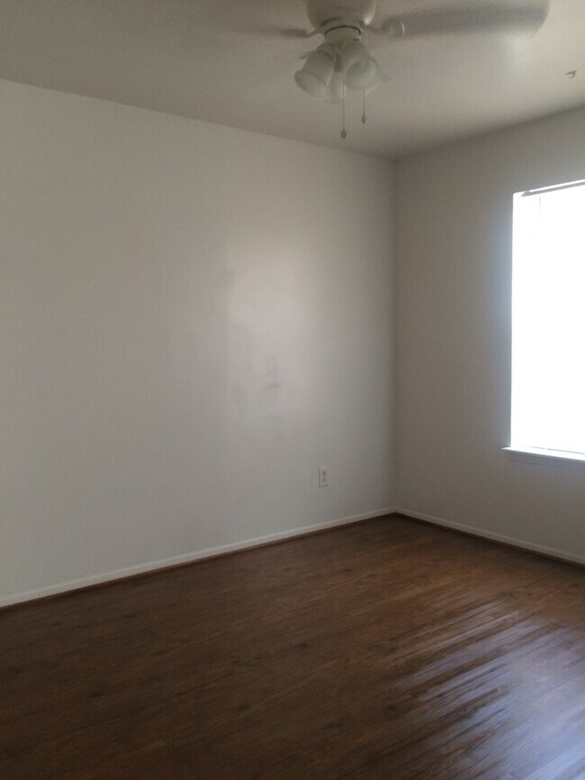 Building Photo - 3615EL