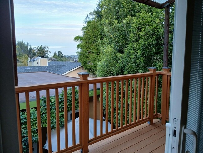 Building Photo - 421 Columbus St