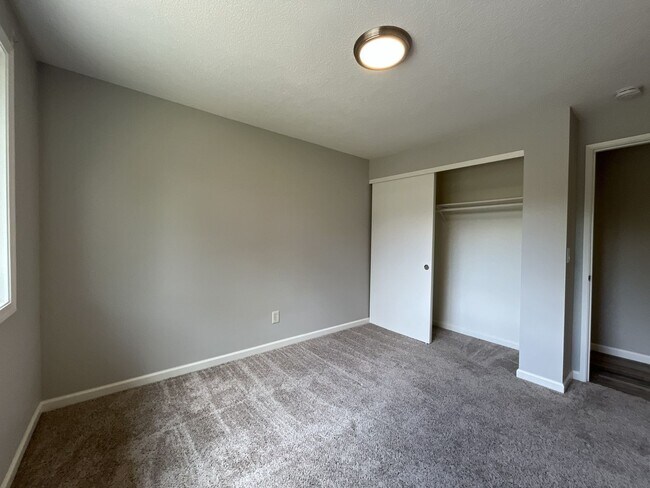 Building Photo - Spacious Milwaukie Home with Bonus Room, Large Fenced Yard and Shed/Workshop