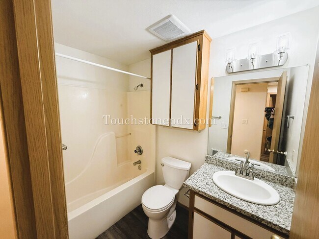 Building Photo - 409 SE 143rd Ave