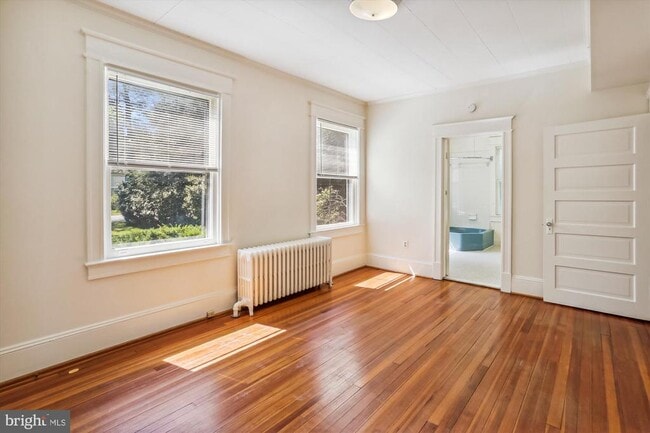 Building Photo - 8901 Montgomery Ave