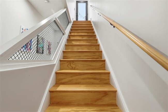 Building Photo - 5228 Dresden Wy