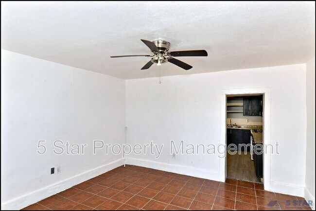 Building Photo - 1910A Olive Ave !!