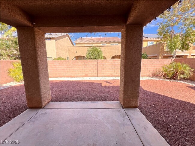 Building Photo - 5628 Granville Lake St