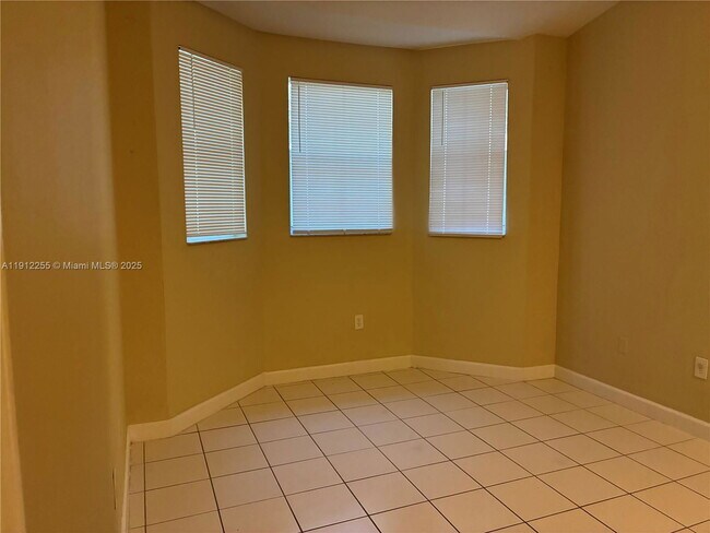 Building Photo - 1666 SE 27th Ct