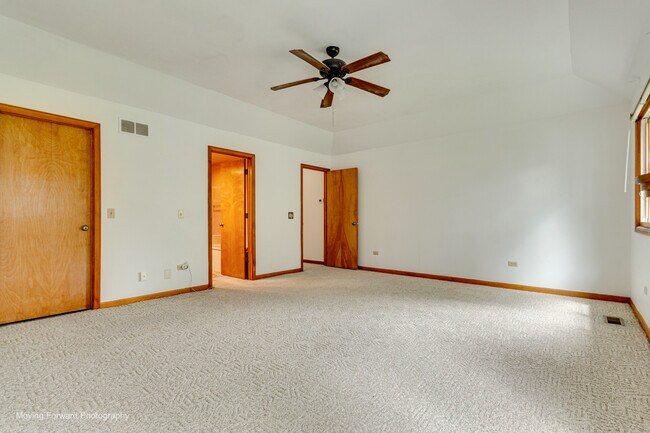 Building Photo - 69 N Lambert Rd