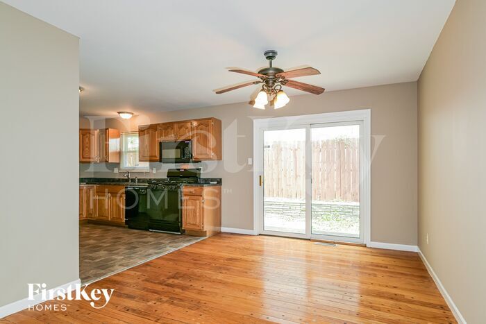 Building Photo - 2585 Teakwood Manor Dr