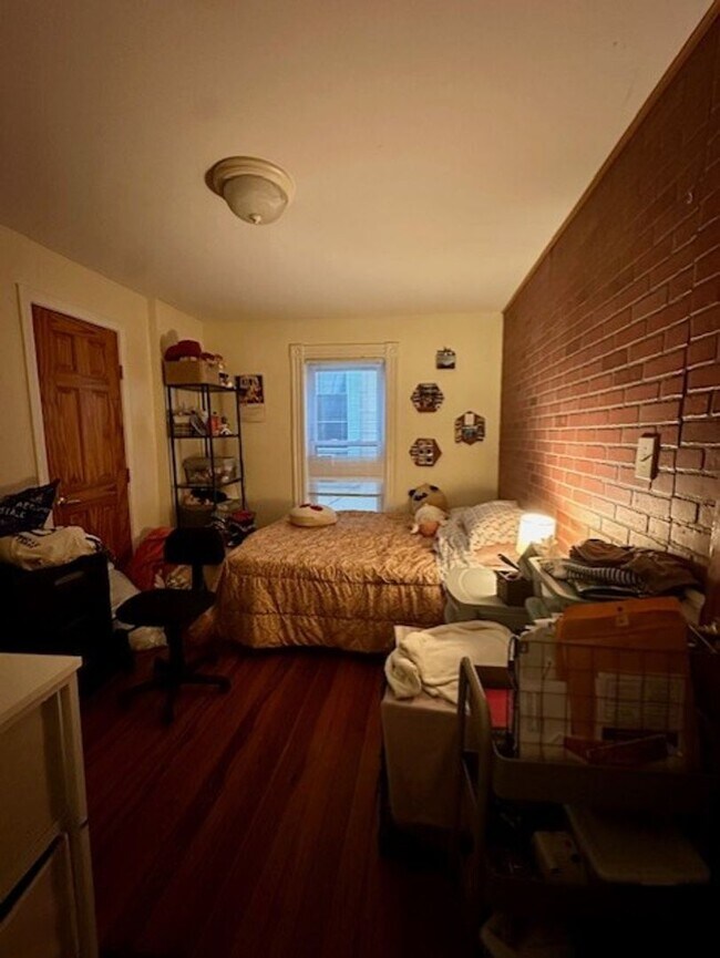 Building Photo - 1bed apartment in Watertown available in 9/1