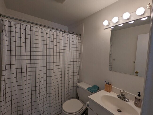 Building Photo - 403 Washington St