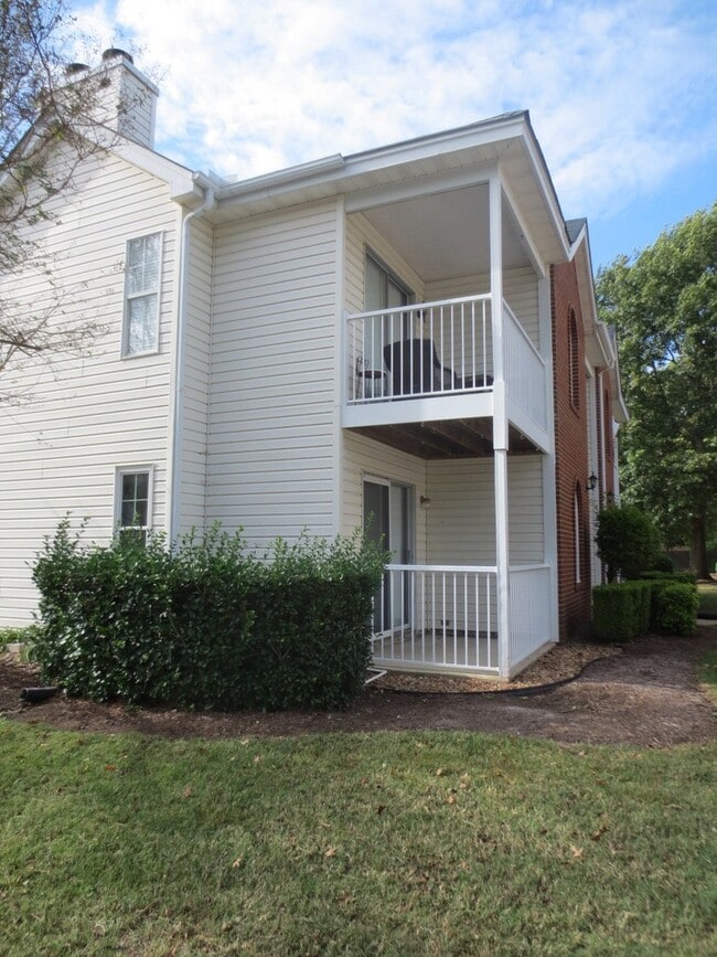Building Photo - 2 BR 2 BA Condo Lynnhaven Parkway & Princess Anne Road Virginia Beach
