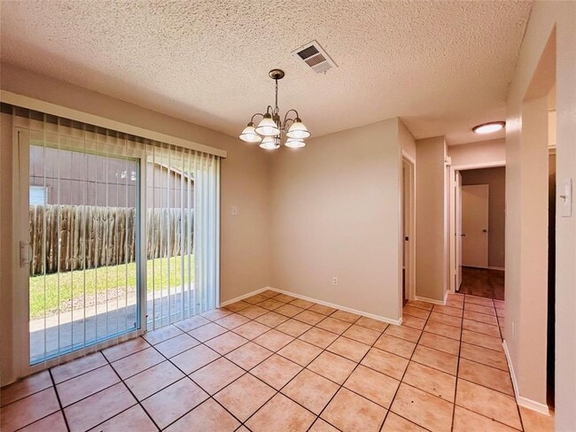 Building Photo - 12211 Dundee Dr