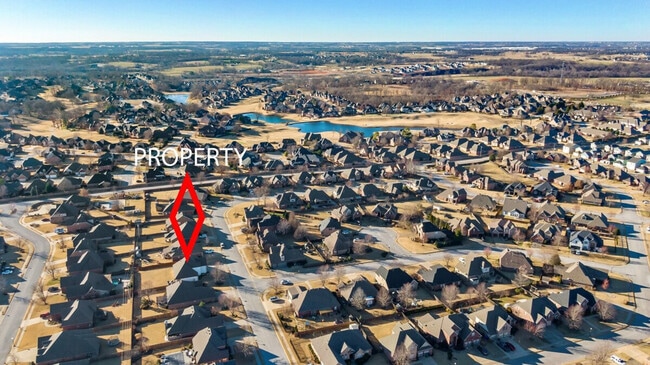 Building Photo - 6508 Stone Lake Dr