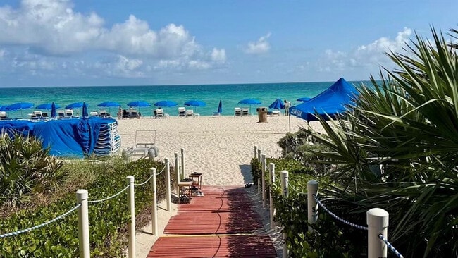 Building Photo - 17201 Collins Ave