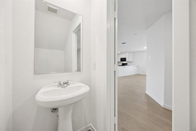 Building Photo - 11550 Gammon Ave