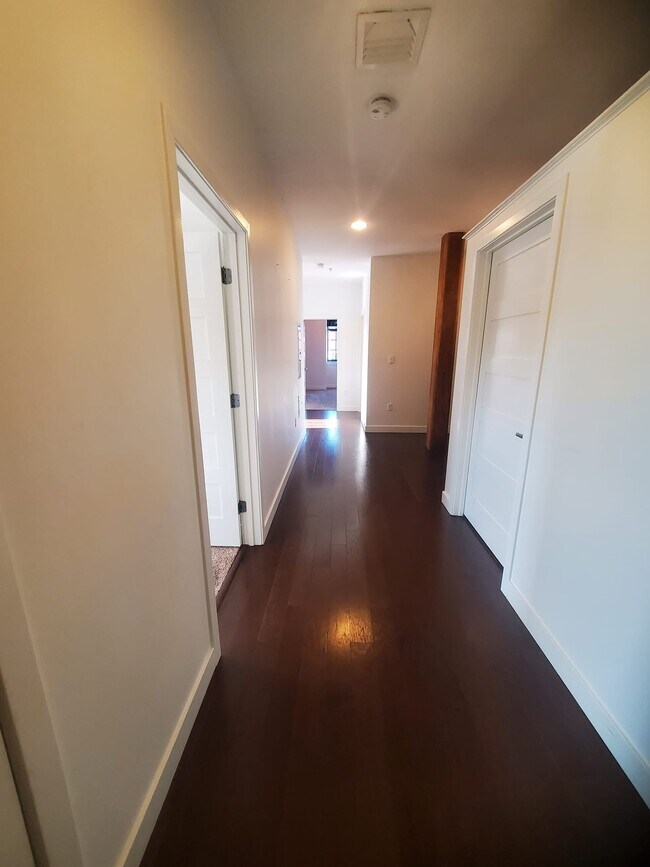 Building Photo - 48 Water St