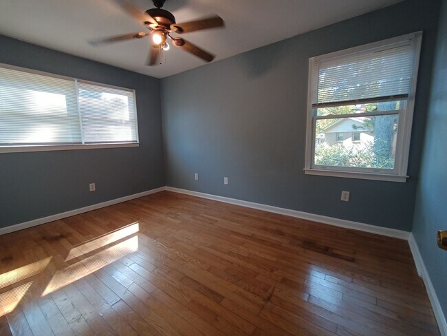 Building Photo - Half off first month rent move in special