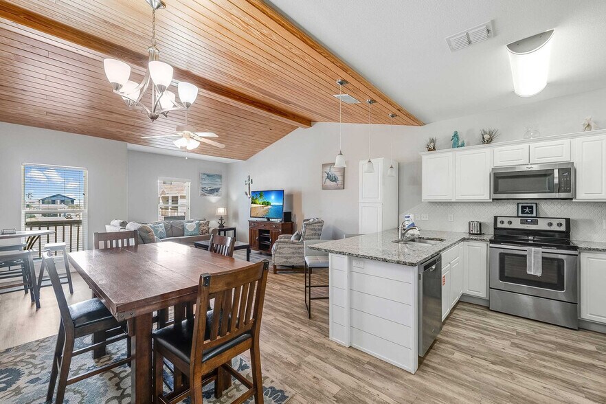 Building Photo - 1813 Eleventh St