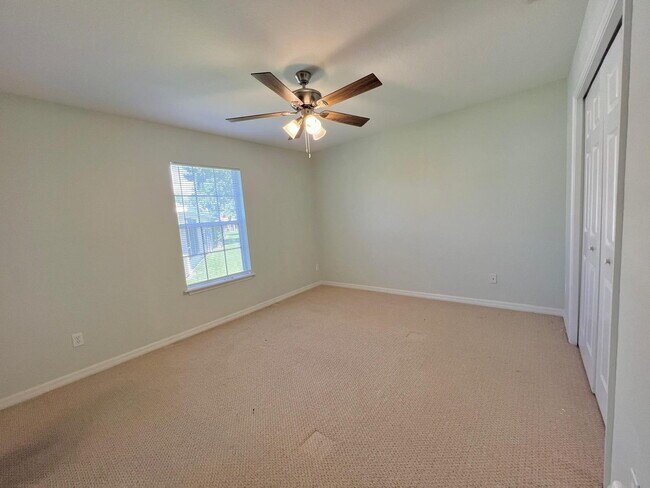 Building Photo - Beautiful 3 BD 2 BATH Home in Gated Community