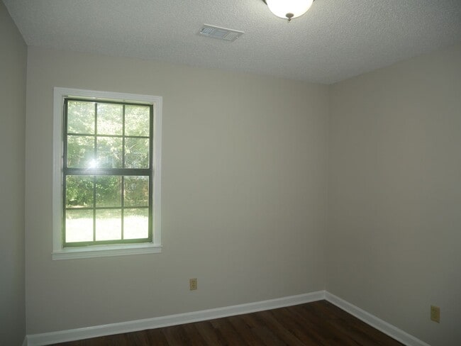 Building Photo - 5800 Dover Dr