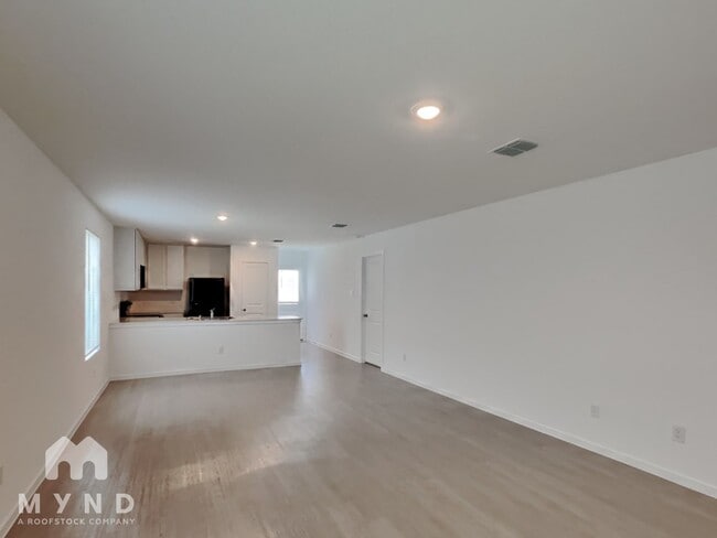 Building Photo - 217 Poplar Pl