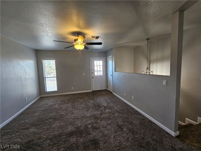 Building Photo - 3749 Carlyle Dr