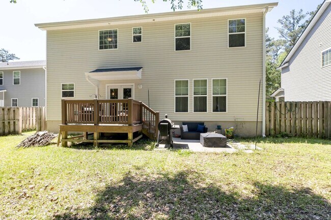 Building Photo - 383 Plantation Way