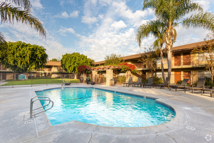 Pool - Fairway Village Apartments