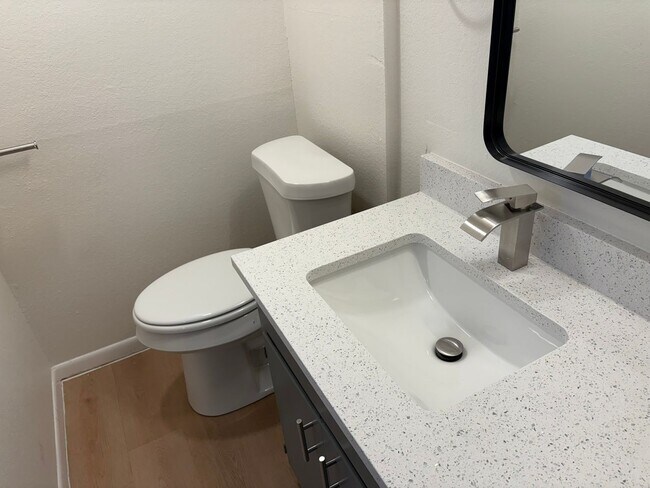 Building Photo - D.Schrager Properties5 (6009 Shadow Valley Cv)