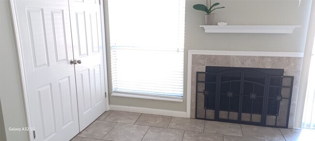 Building Photo - 2106 Wilshire Park Dr