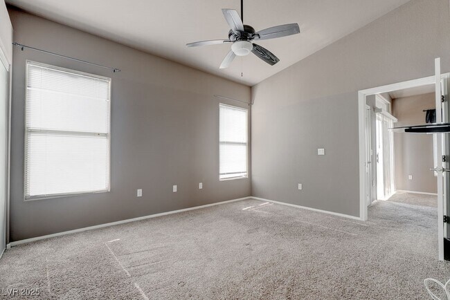 Building Photo - 2305 W Horizon Ridge Pkwy