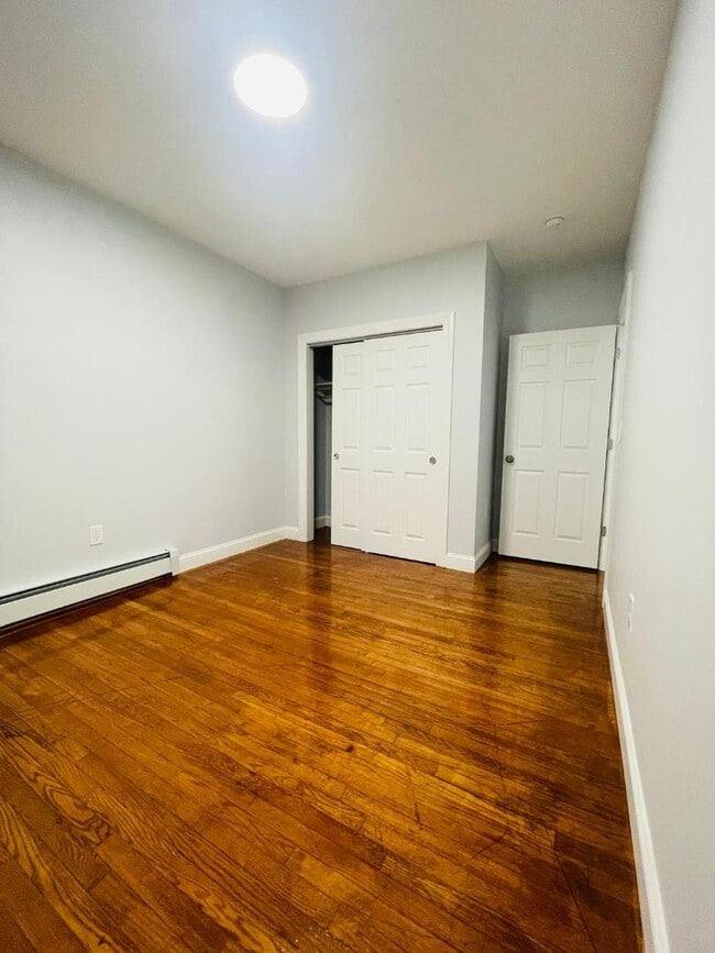 Building Photo - 204-206 Nelson St