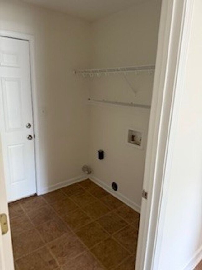 Building Photo - 534 Cobblestone Cir