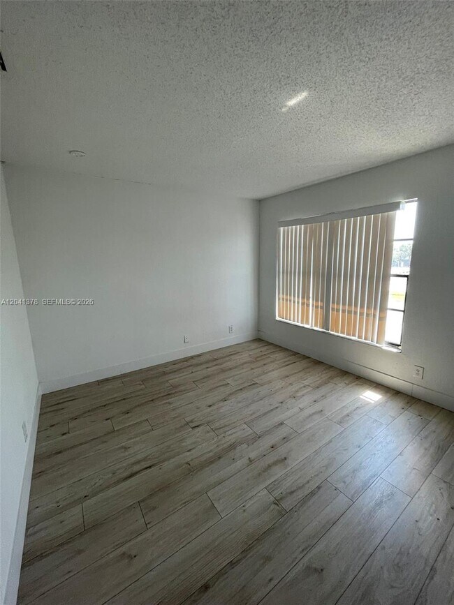Building Photo - 2580 Coral Springs Dr