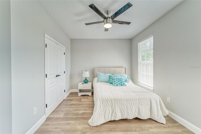 Building Photo - 5225 Brighton Shore Dr