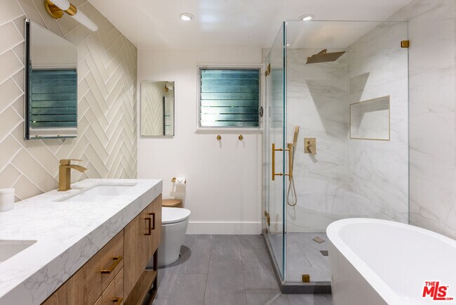 Building Photo - 7211 Chelan Way