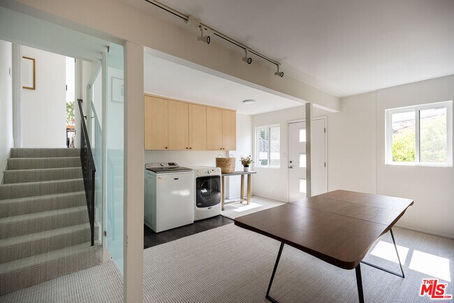Building Photo - 3360 Ley Dr