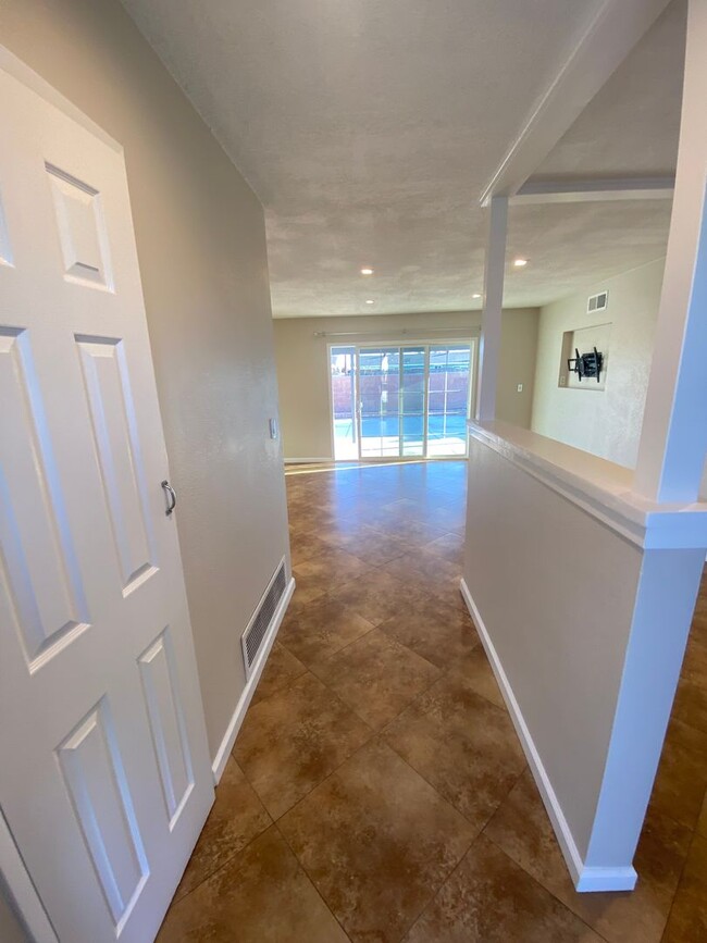 Building Photo - Beautiful Buena Park 4 Bedroom w/ AC For R...