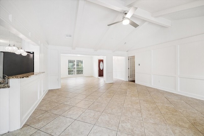 Building Photo - 10211 Olympia Dr