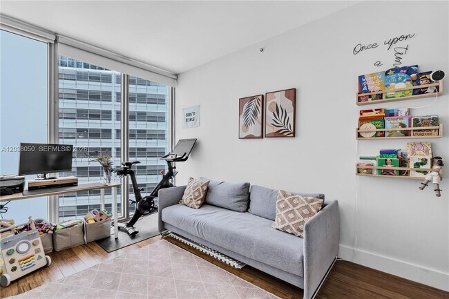 Building Photo - 888 Biscayne Blvd
