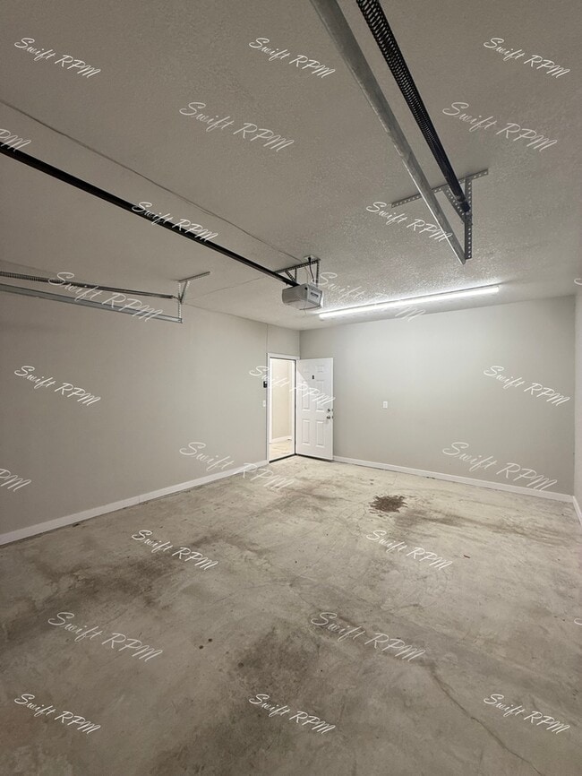 Building Photo - 119 Kickapoo St