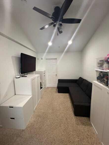 Building Photo - 502 Bright Meadow Dr