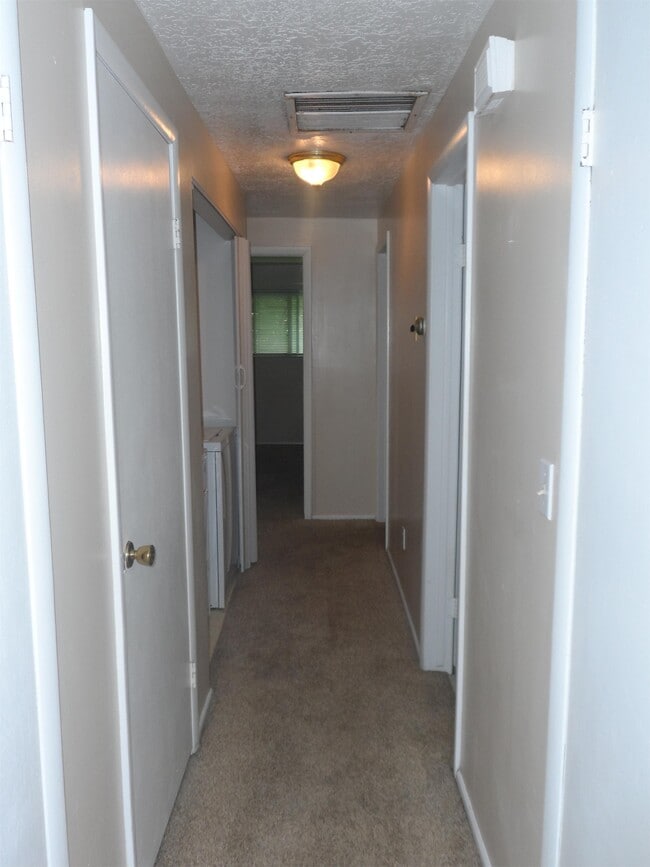 Building Photo - 947 Canyon Rd