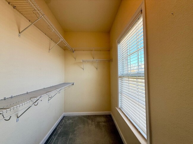 Building Photo - Modern living in the heart of Greenbrier - 4 BR home with open layout