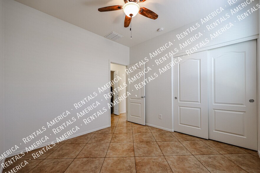 Building Photo - 21260 E Calle Luna