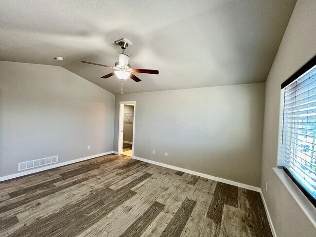 Building Photo - Beautiful 3 Bedroom Home in Lorson Ranch!