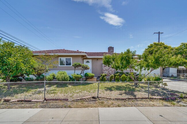 Building Photo - FOR RENT – Beautifully Updated 4 Bed / 3 Bath Home in Prime Santa Clara Location (NVIDIA)