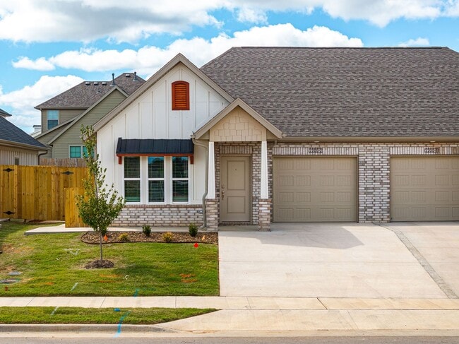 Building Photo - The Chateau at Been Road Villas 3 Bed, 2.5 Bath