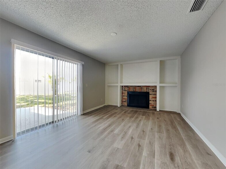 Building Photo - 646 Pine Forest Dr